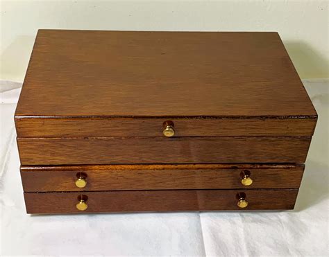 Jewelry Box With Hinged Lid 